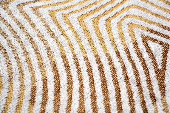Louis De Poortere tapis Meditation Coral 9799 Yellowhippy zoom 3